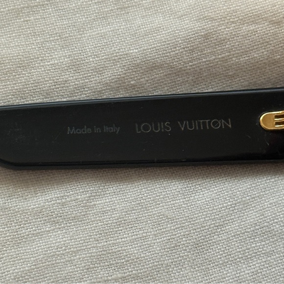 Louis Vuitton LV Escape Square Sunglasses - Picture 11 of 12